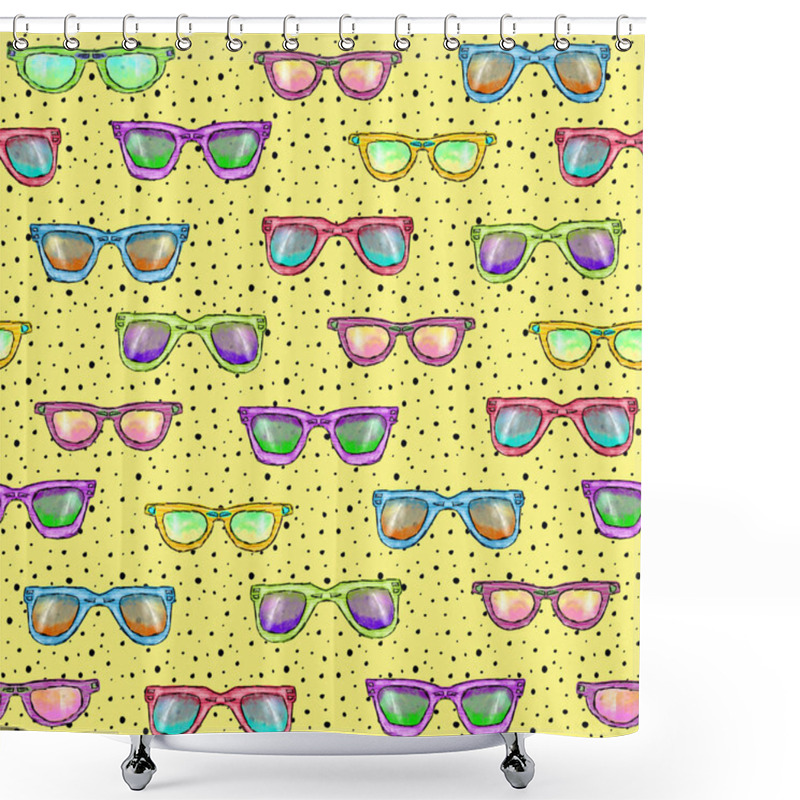 Personality  Seamless Pattern With Glasses On A Yellow Background Shower Curtains