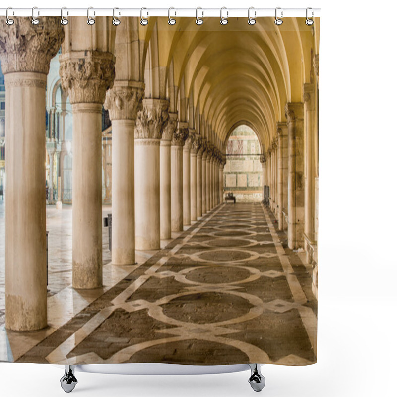 Personality  Arches In Piazza San Marco, Venezia Shower Curtains