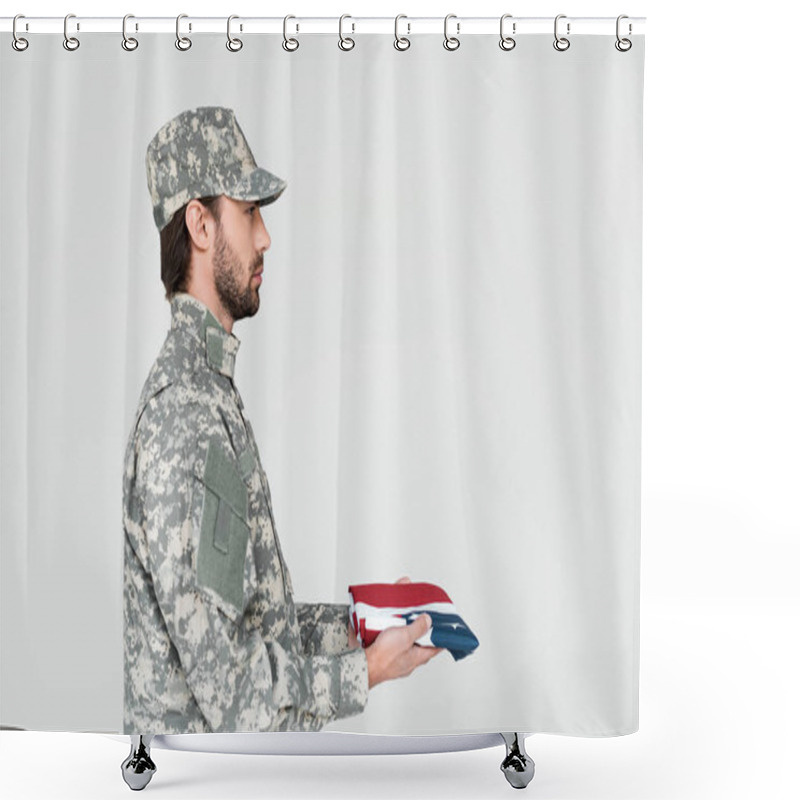 Personality  Side View Of Male Soldier In Military Uniform With American Flag In Hands On Grey Backdrop Shower Curtains