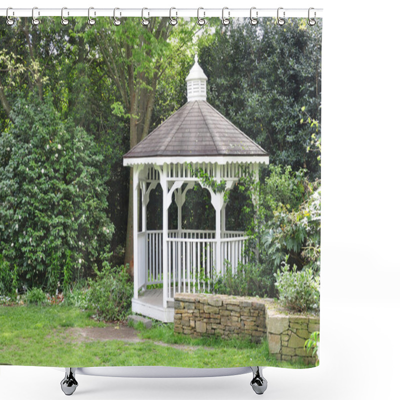 Personality  Garden Gazebo Shower Curtains