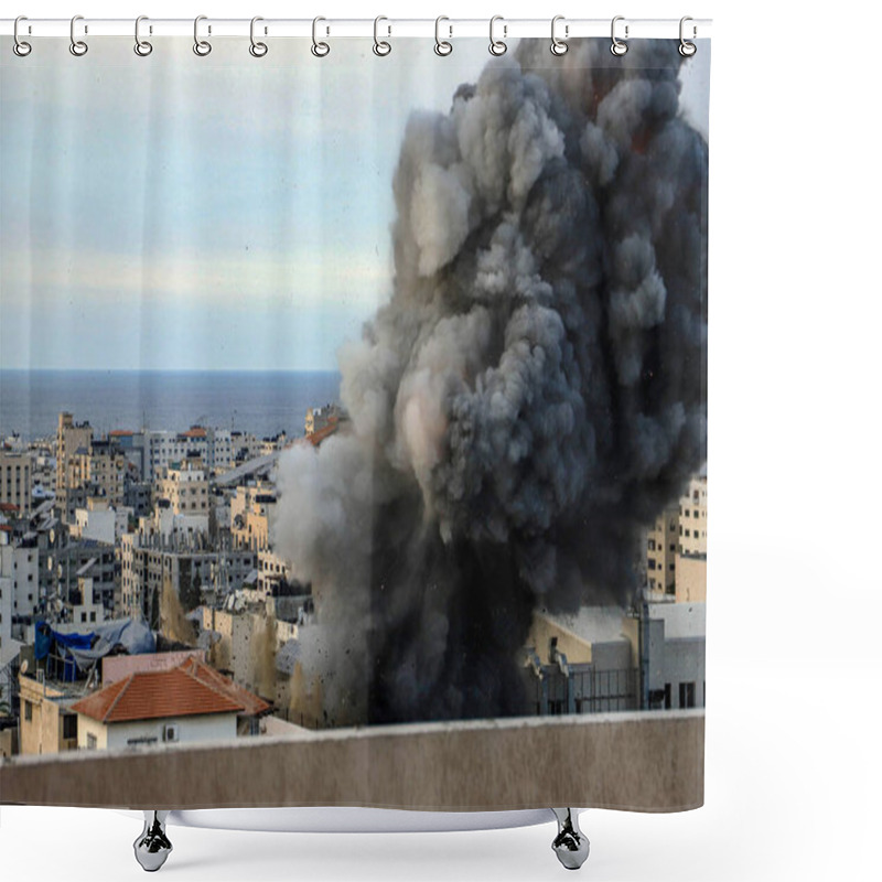 Personality  (INT) Smoke And Flames Billow After Israeli Forces Hit A High-rise Tower In Gaza City. October10, 2023, Gaza, Palestine: Palestinian Militants Have Started A 