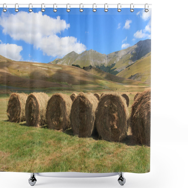 Personality  Castelluccio Di Norcia Shower Curtains