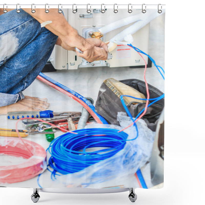 Personality  Preparing To Install Air Conditioner Shower Curtains