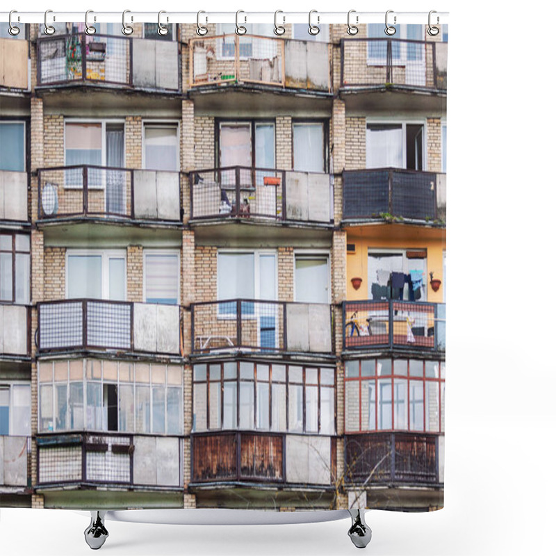 Personality  Old Residential Building Balconies And Windows Shower Curtains