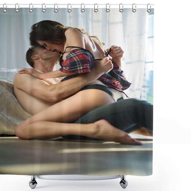 Personality  Passionate Couple Kissing Shower Curtains