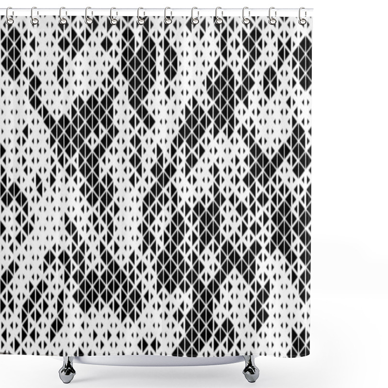 Personality  Seamless Halftone Triangle Pattern. Random Vector Noise Texture Shower Curtains