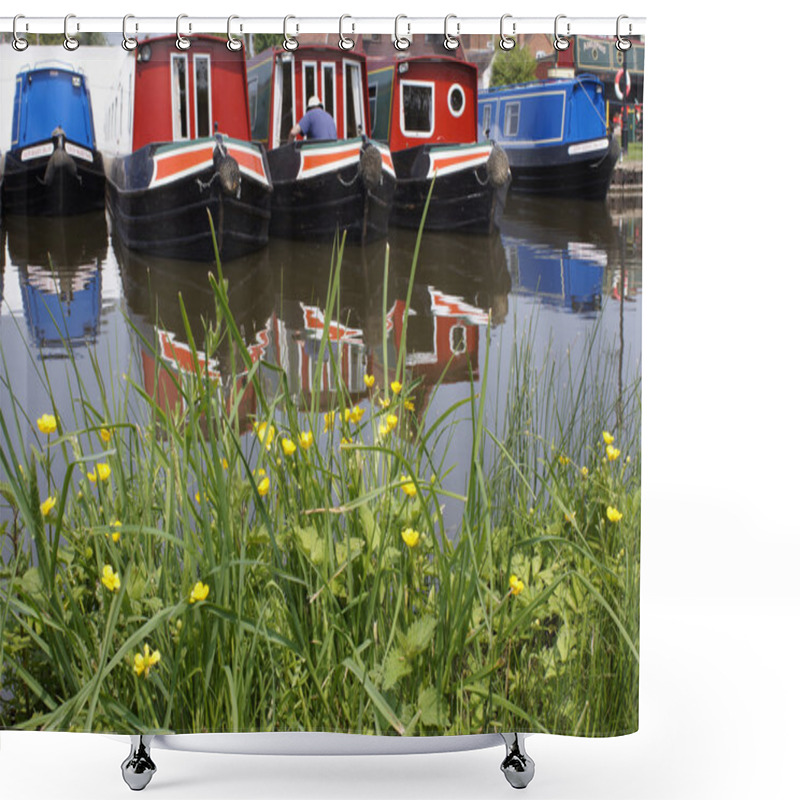 Personality  Canal Boats Shower Curtains