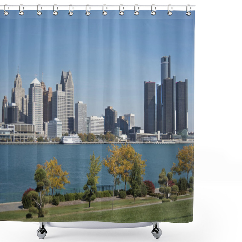 Personality  Detroit Skyline Shower Curtains