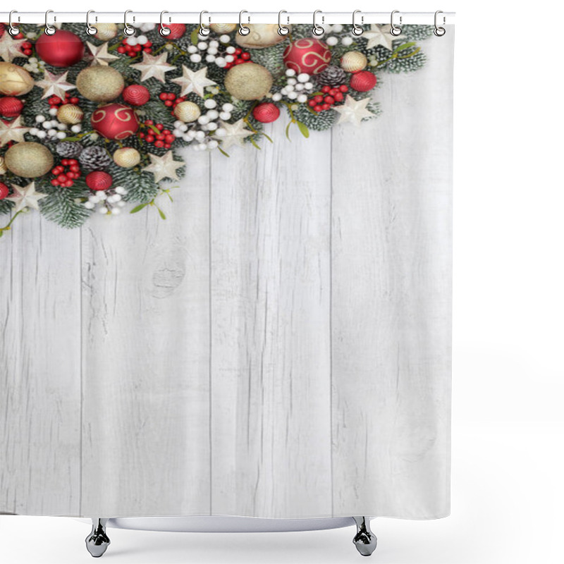 Personality  Christmas Bauble Border Shower Curtains