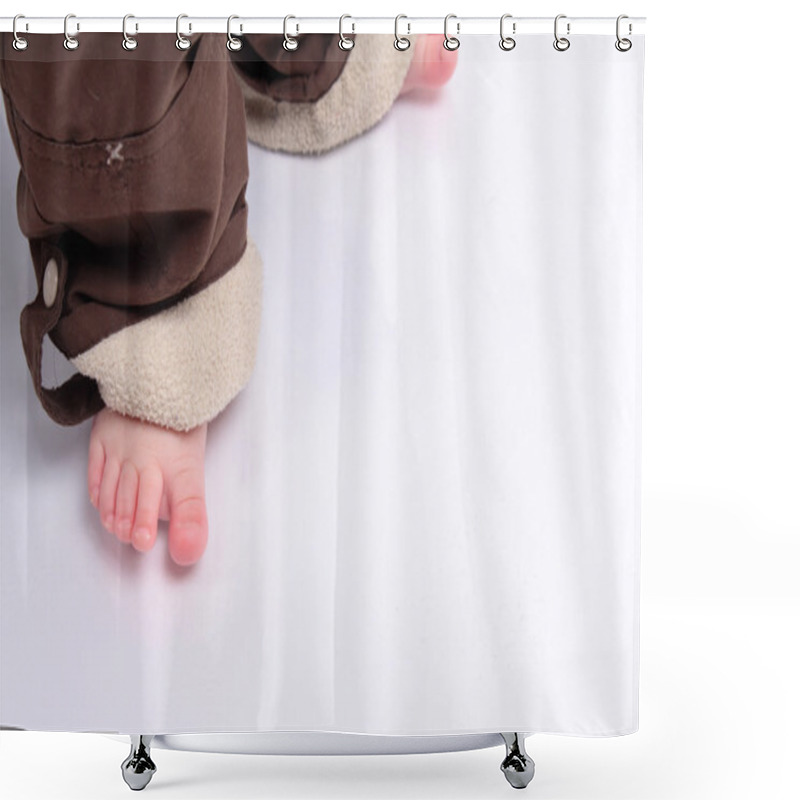 Personality  Baby Feets On The Floor Shower Curtains