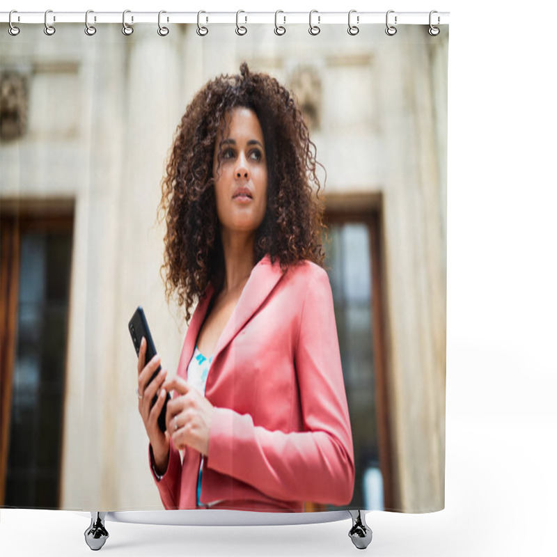 Personality  Stylish And Confident African American Businesswoman With Curly Hair Using Smartphone Outdoors In The City. Showcasing Her Professional And Determined Career-oriented Attitude Shower Curtains