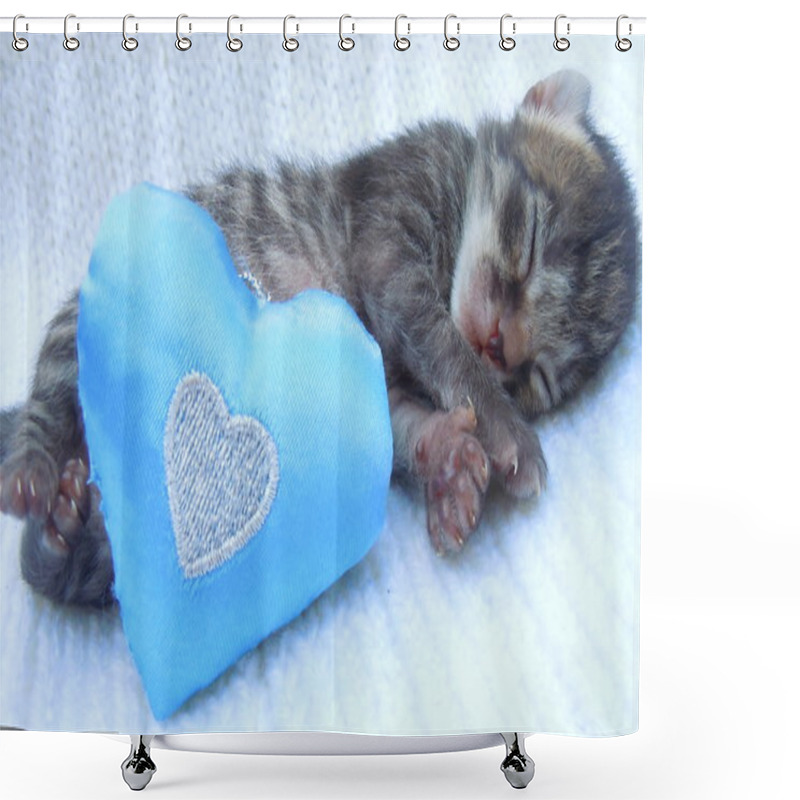 Personality  Sleeping Baby Kitten Shower Curtains