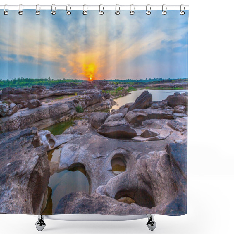 Personality  Sunrise At 3,000 Bok In Mekong River Shower Curtains