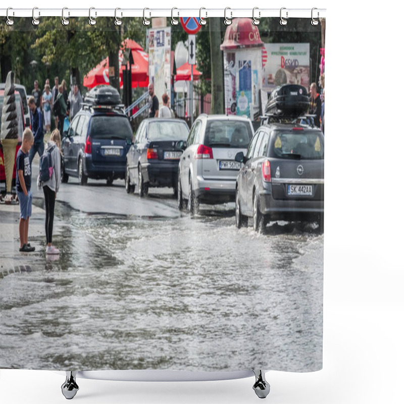 Personality  Cars On A Flooded Street Shower Curtains