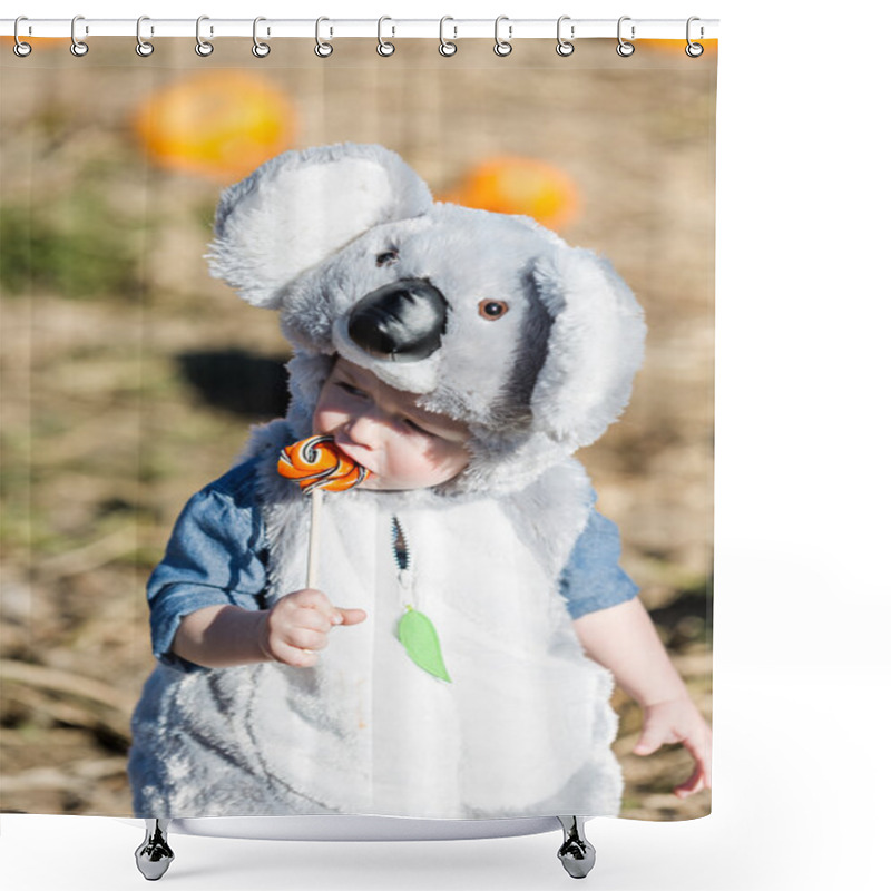 Personality  Cute Kid In Halloween Costume Shower Curtains