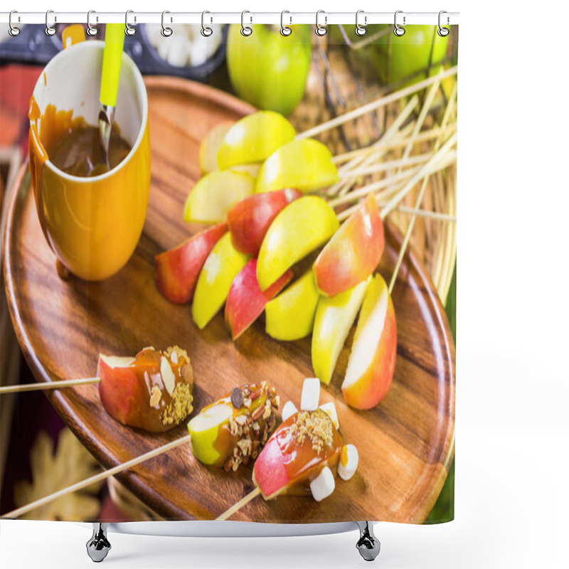 Personality  Fresh Caramel Apple Slices Shower Curtains