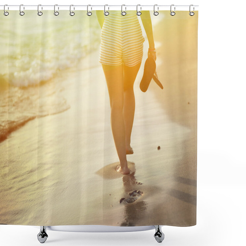 Personality  Beach Travel - Woman Walking On Sand Beach Leaving Footprints In Shower Curtains