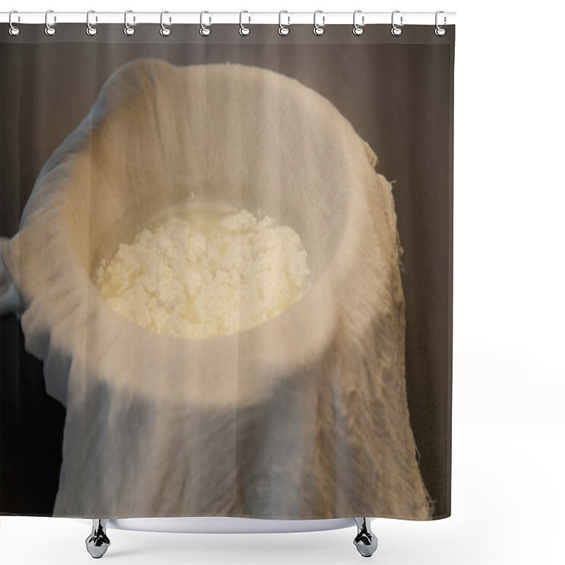 Personality  Folding Paneer Cheese In Milk Thrusting With Gauze Shower Curtains