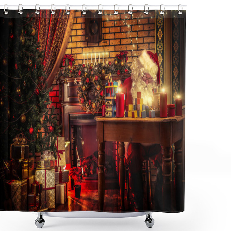 Personality  Preparing For Christmas Shower Curtains