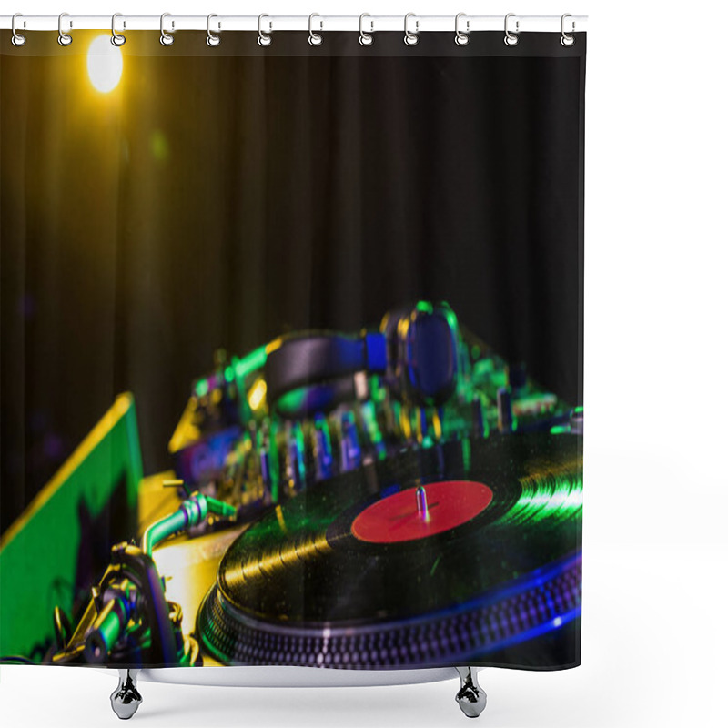 Personality  Sound Mixer And Vinyl Shower Curtains