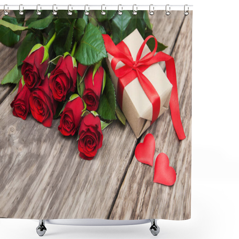 Personality  Red Roses And Gift Box Shower Curtains