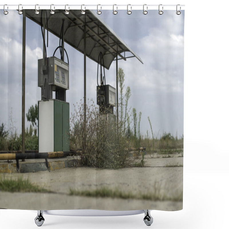 Personality  Old Gas Station Shower Curtains