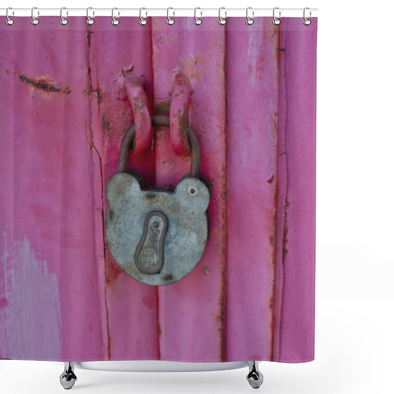 Personality  Rusty Padlock On Decayed Door Shower Curtains