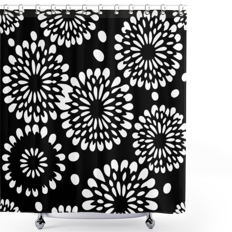 Personality  Flower Pattern - Black And White Isolated Icon - Vector Illustration Shower Curtains