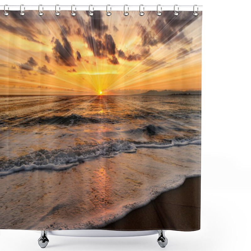 Personality  Sunset Ocean Rays Shower Curtains