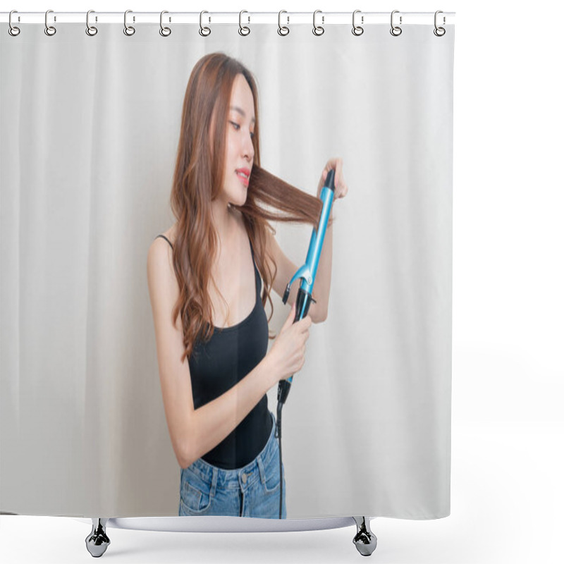 Personality  Portrait Beautiful Asian Woman Using Hair Curler Or Curling Iron On White Background Shower Curtains