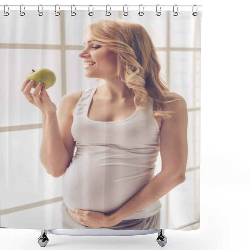 Personality  Beautiful Pregnant Woman Shower Curtains