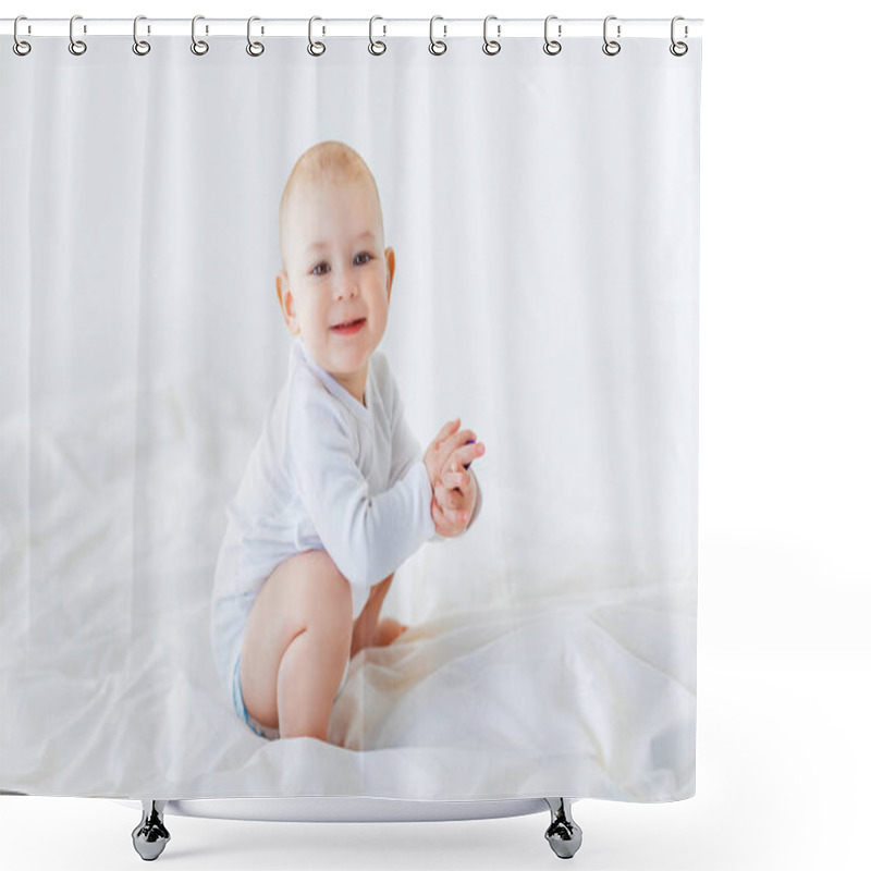 Personality  Baby Boy Sitting On Bed    Shower Curtains