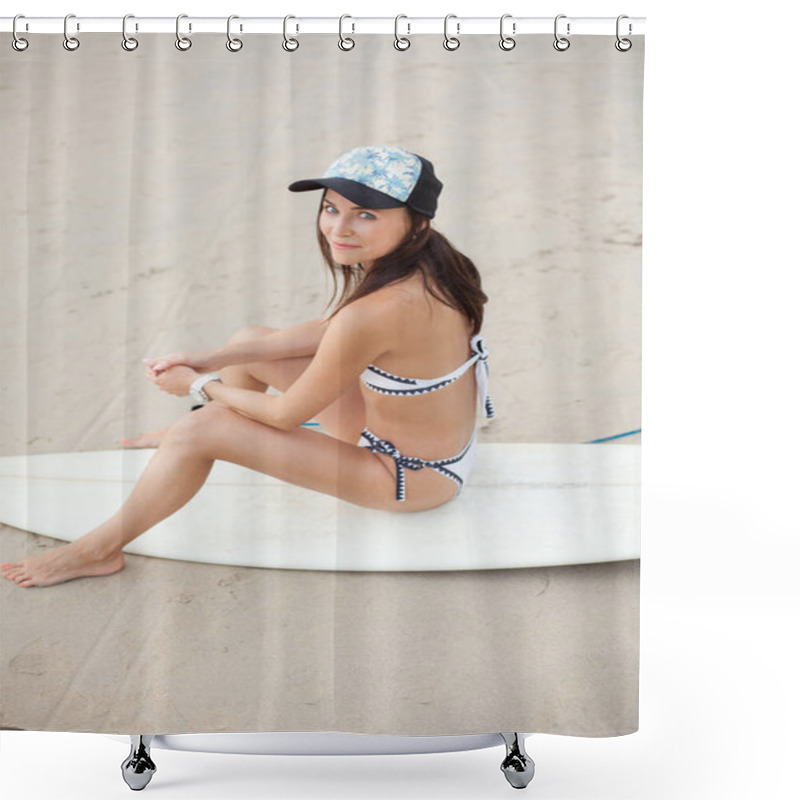 Personality  Sitting Shower Curtains