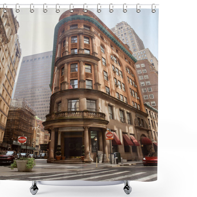 Personality  NEW YORK, USA - NOVEMBER 26, 2022: Stone Building With Balustrade On Balcony In Downtown Of New York City, Vintage Architecture Shower Curtains