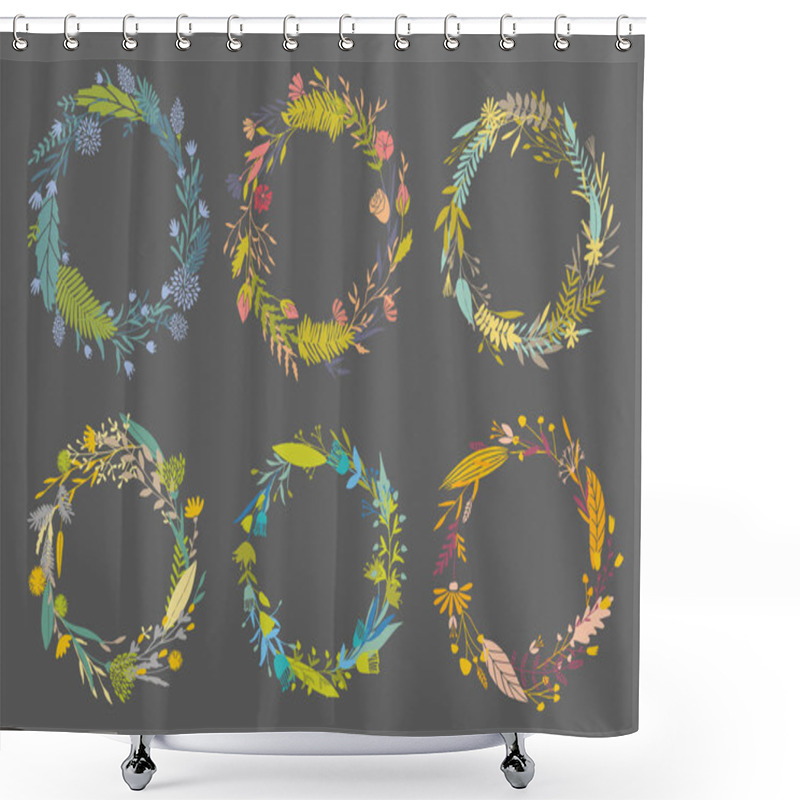 Personality  Floral Round Frames. Shower Curtains