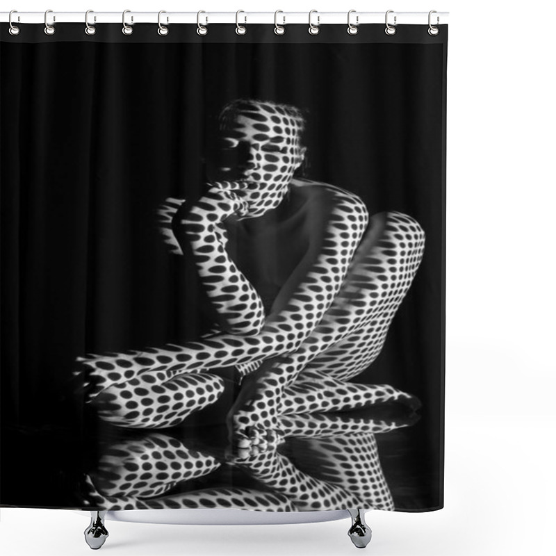 Personality  The  Body Of Woman With Black And White Pattern Shower Curtains