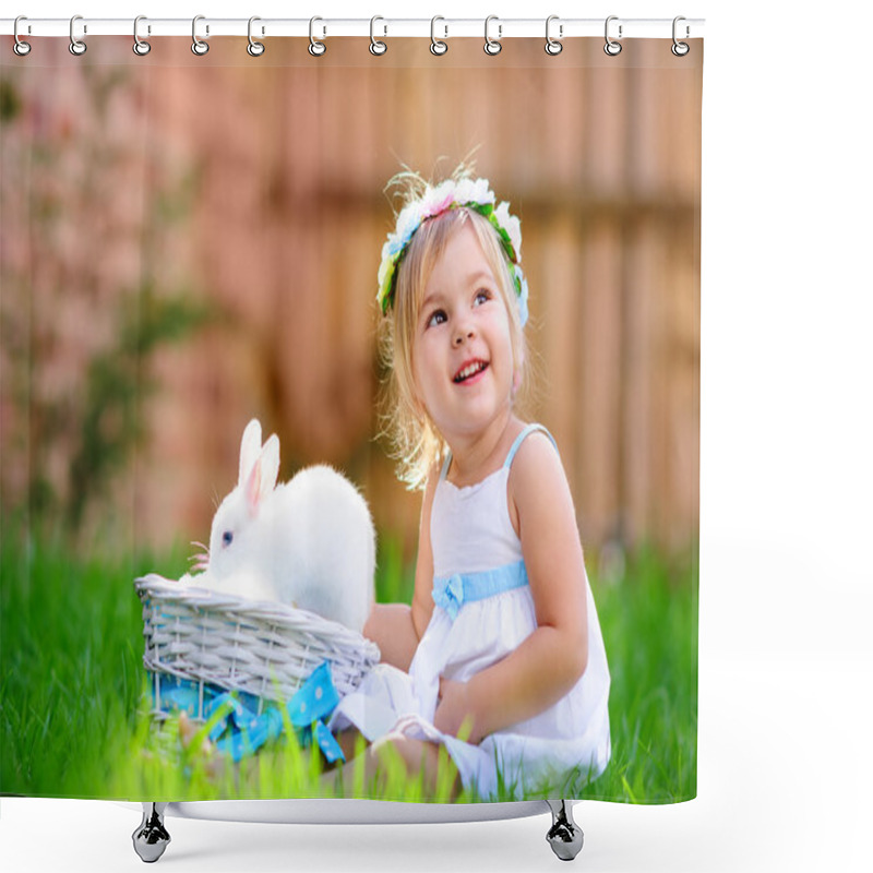 Personality  Cute Little Girl With A Bunny Rabbit Has A Easter At Green Grass Shower Curtains