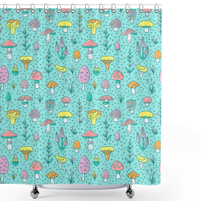 Personality  Seamless Pattern With Cartoon Mushrooms And Toadstools Shower Curtains