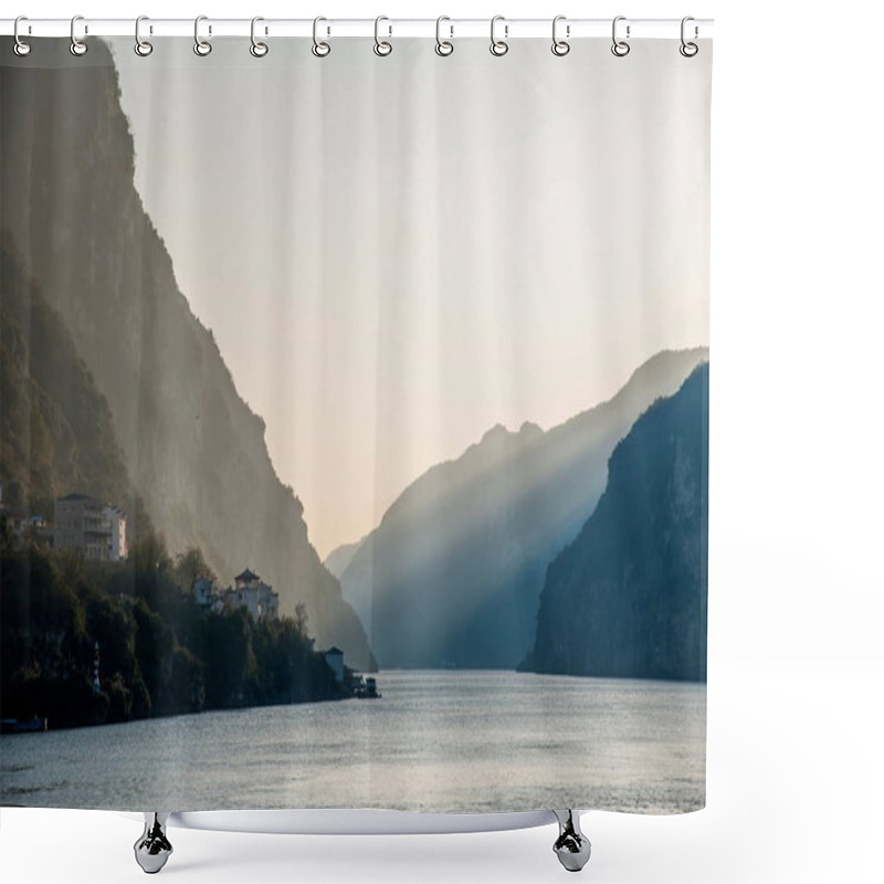 Personality  Hubei Yiling Yangtze River Three Gorges Dengying Gorge Shower Curtains