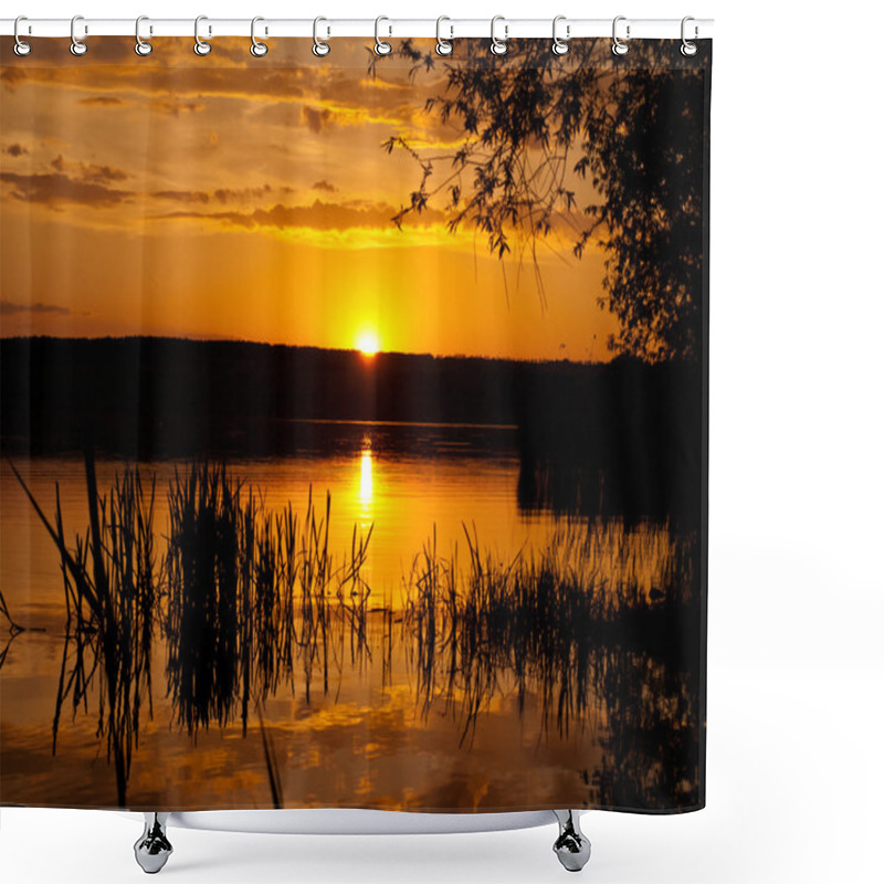 Personality  Sunset Background Shower Curtains