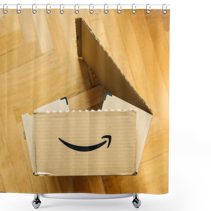 Personality  Disassembling Amazon Prime Cardboard Box Shower Curtains