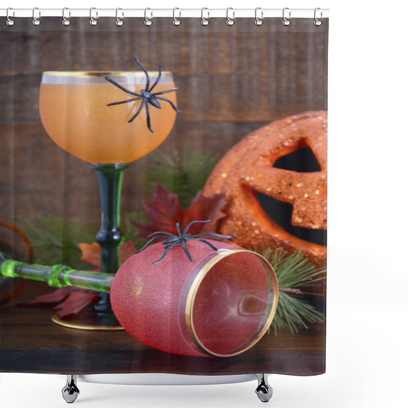 Personality  Happy Halloween Table With Jack O Lantern Pumpkin Shower Curtains