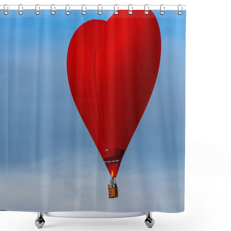 Personality  Man And Woman Flying In The Hot Air Balloon Shower Curtains