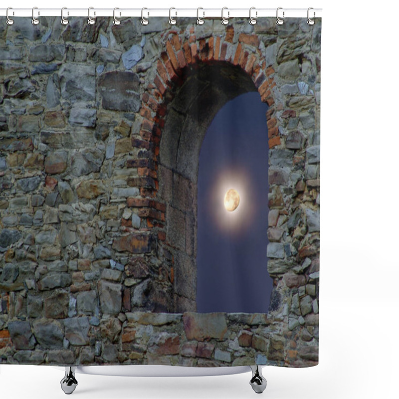 Personality  Scenic View Of Majestic Medieval Castle Architecture Shower Curtains