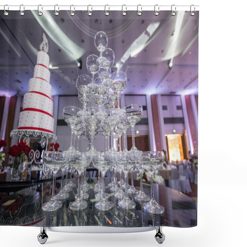 Personality  Champagne Tower Decorated Shower Curtains