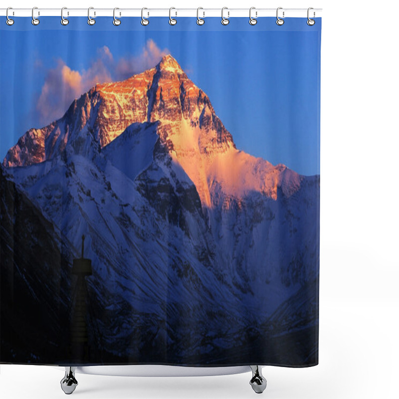 Personality  Mount Everest Shower Curtains