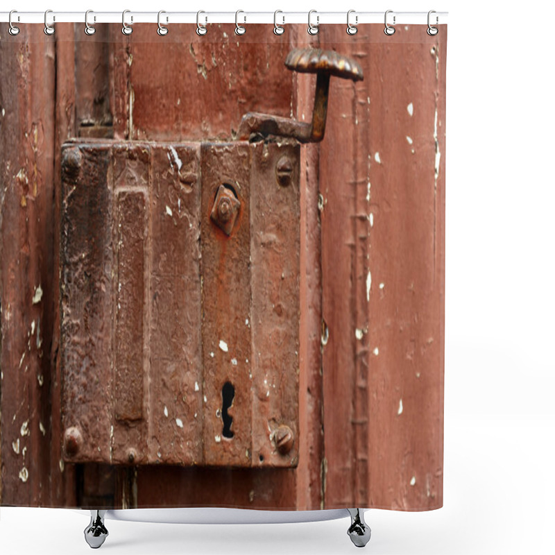 Personality  Ancient Door Lock Shower Curtains