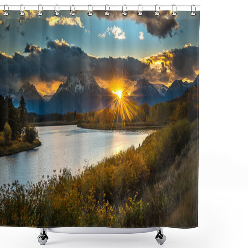 Personality  Oxbow Bend Turn Out Shower Curtains