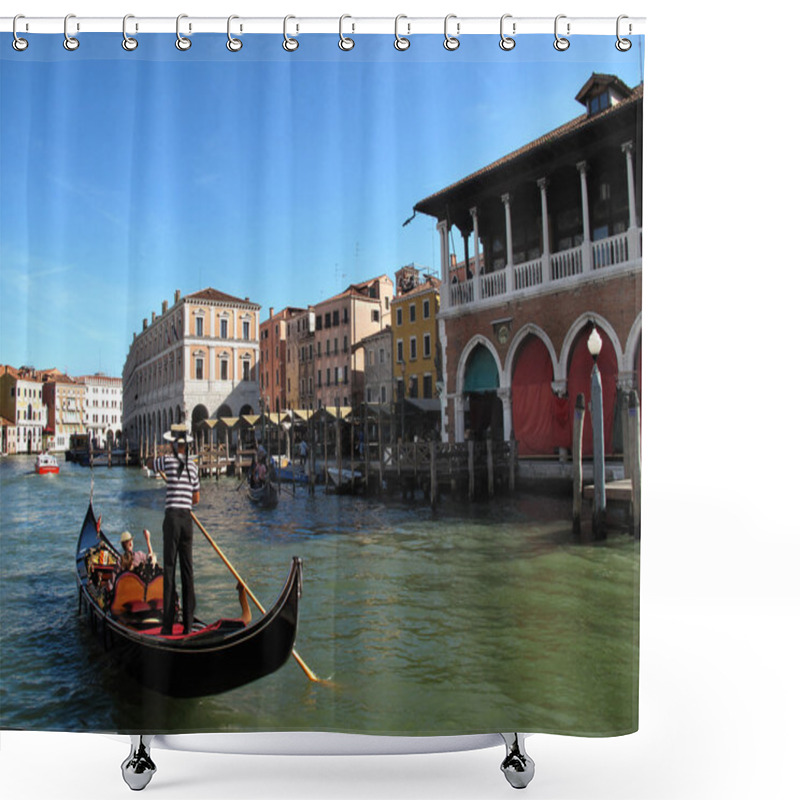 Personality  Traditional Venice Gondola Ride Shower Curtains