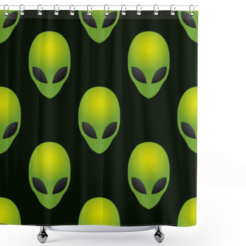 Personality  Vector Alien Heads. Seamless Pattern Shower Curtains